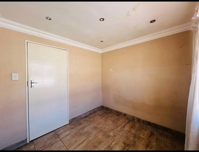 3 BEDROOM HOUSE FOR SALE IN SEBOKENG ZONE 14